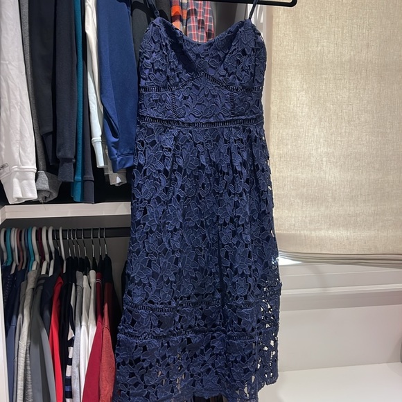 Custom Lace Dress - Picture 4 of 4